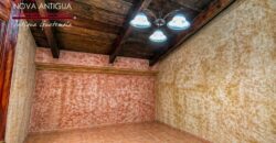 A4247 – House in the Antigua Guatemala area