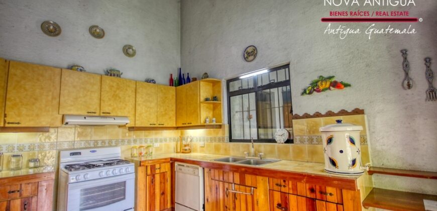 A4249 – Beautiful property with large garden