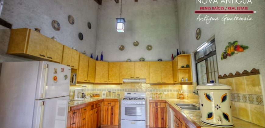 A4249 – Beautiful property with large garden