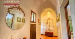 A4249 – Hermosa propiedad con amplio jardin