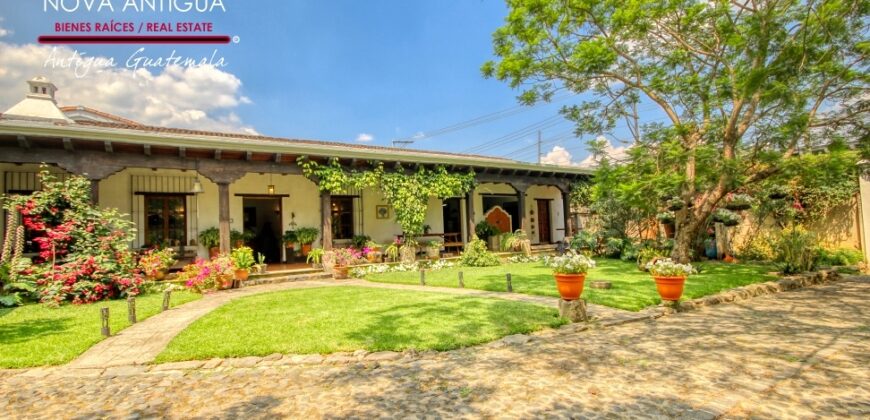 A4249 – Hermosa propiedad con amplio jardin