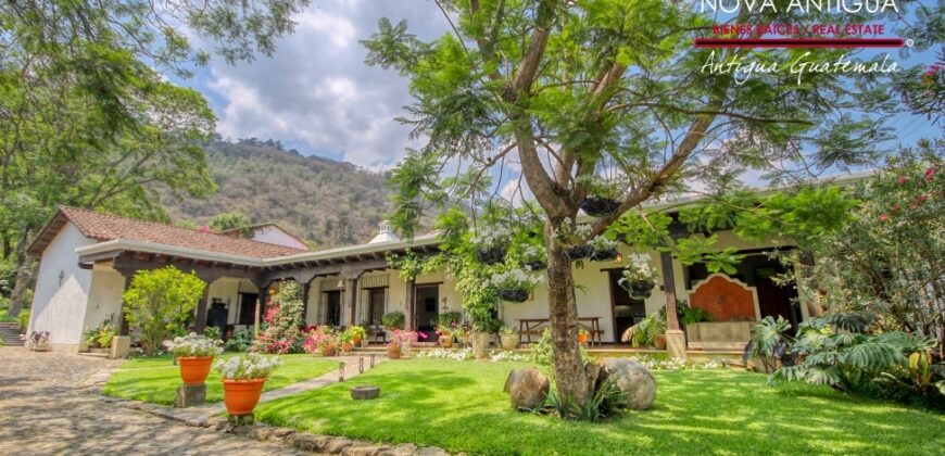 A4249 – Hermosa propiedad con amplio jardin