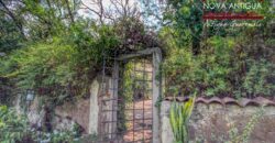A4249 – Hermosa propiedad con amplio jardin