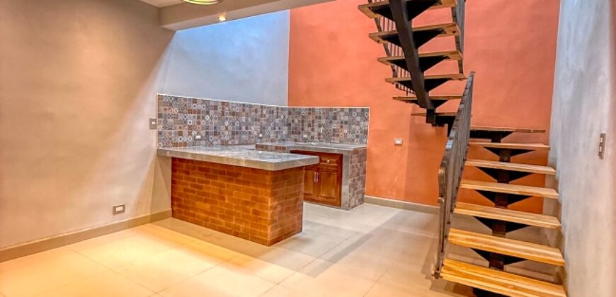 A4248 – Unfurnished Apartment in Downtown Antigua Guatemala