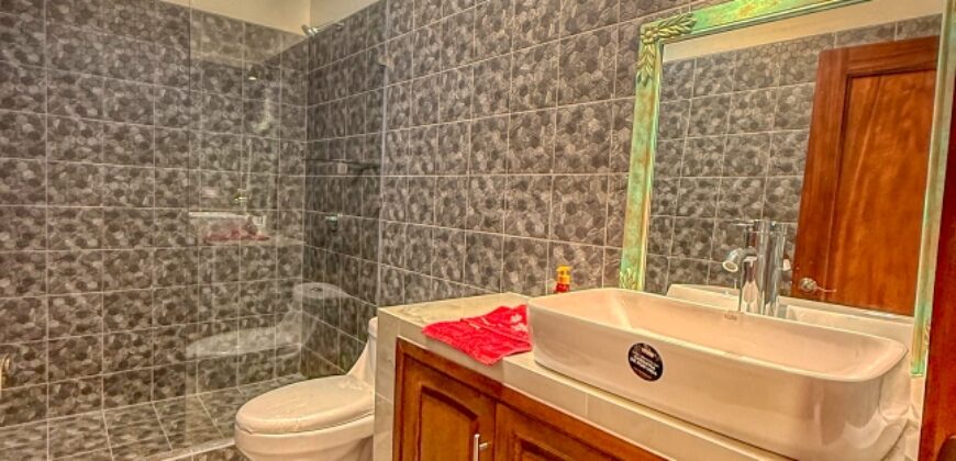 A4248 – Unfurnished Apartment in Downtown Antigua Guatemala
