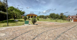 B151 – Terreno de esquina dentro de residencial en el area del calvario