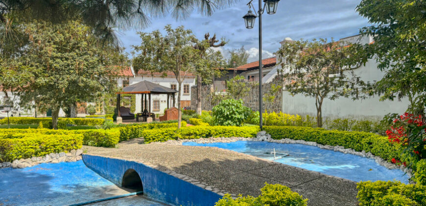 B151 – Terreno de esquina dentro de residencial en el area del calvario