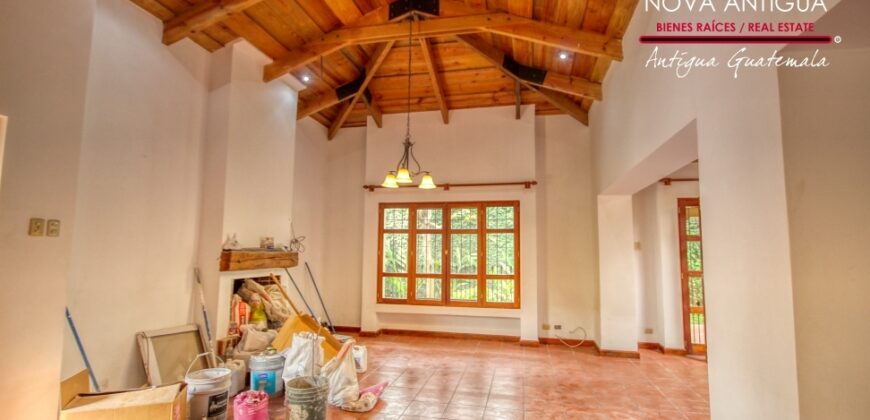 G44 – House in a gated community in the San Felipe de Jesus area