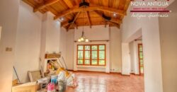 G44 – Casa dentro de residencial en el area de San Felipe de Jesus