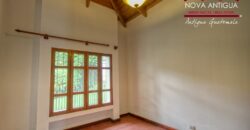G44 – Casa dentro de residencial en el area de San Felipe de Jesus