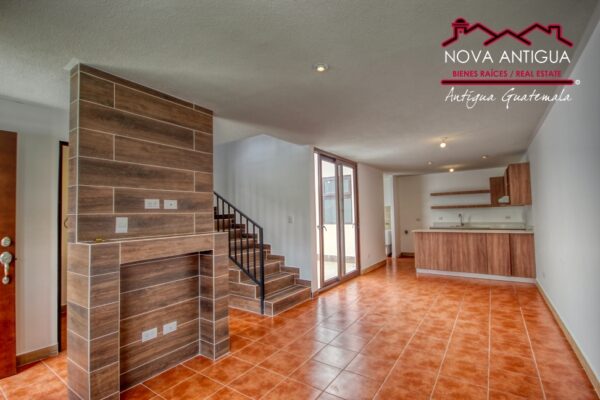 R36 – Bonita casa dentro de residencial carretera hacia Alotenango
