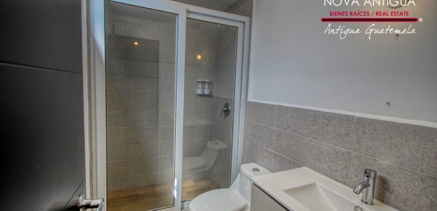R36 – Bonita casa dentro de residencial carretera hacia Alotenango
