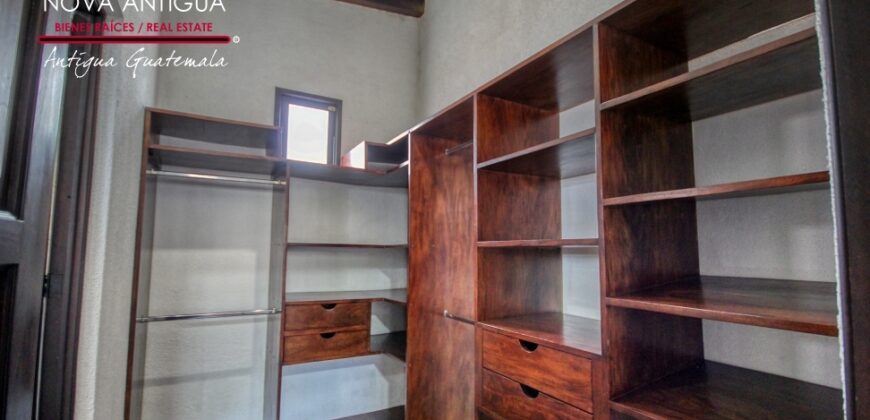 Acogedora Casa en Renta y/o Venta en Residencial Privado, Jocotenango