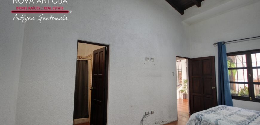 F492-Acogedora Casa en Renta y/o Venta en Residencial Privado, Jocotenango