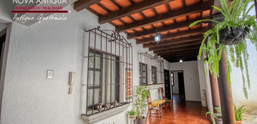Acogedora Casa en Renta y/o Venta en Residencial Privado, Jocotenango