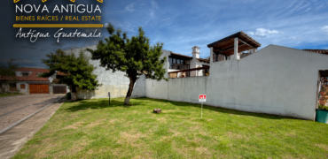 B151 – Terreno de esquina dentro de residencial en el area del calvario