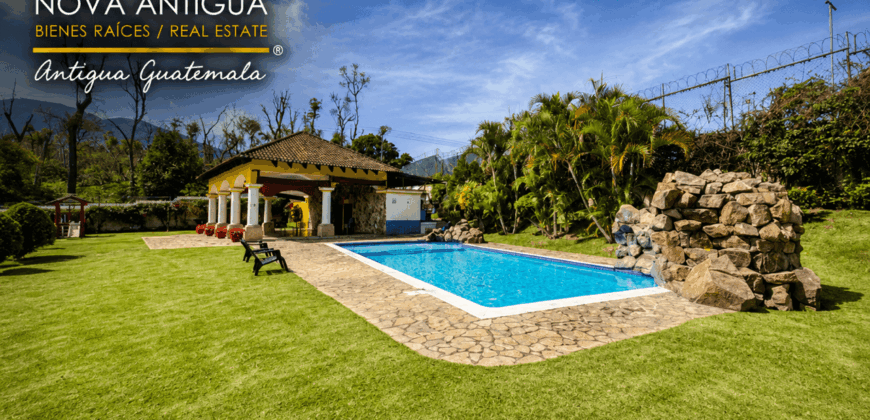 B151 – Terreno de esquina dentro de residencial en el area del calvario