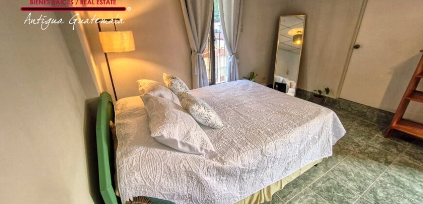 A4250 – Apartamento en segundo nivel a poca distancia del centro de Antigua G.