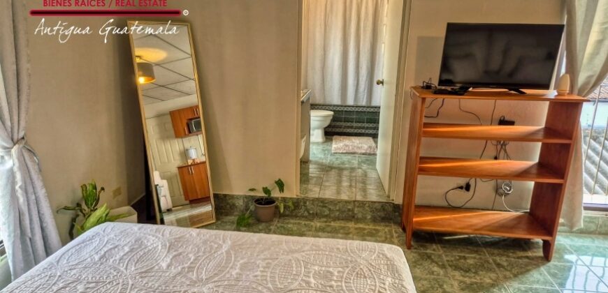 A4250 – Apartamento en segundo nivel a poca distancia del centro de Antigua G.