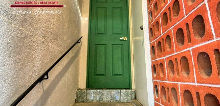 A4250 – Apartamento en segundo nivel a poca distancia del centro de Antigua G.
