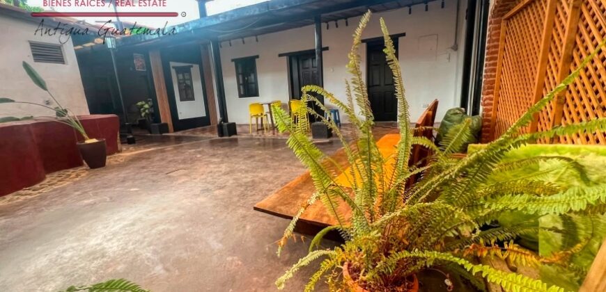 A4252 – Commercial house for rent in downtown Antigua G.