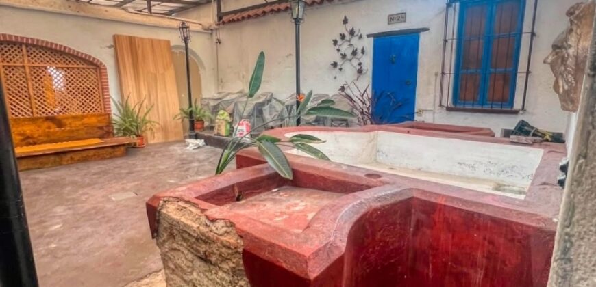 A4252 – Commercial house for rent in downtown Antigua G.