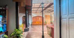 A4252 – Casa comercial en renta en el centro de Antigua G.