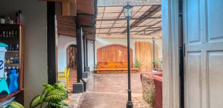 A4252 – Casa comercial en renta en el centro de Antigua G.