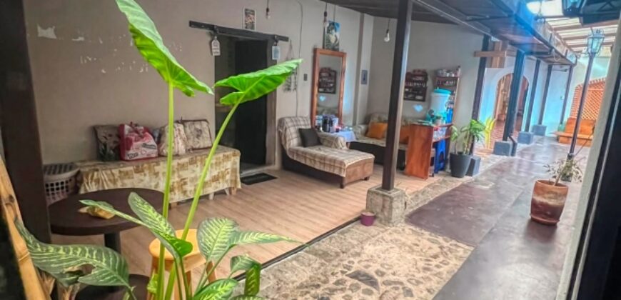 A4252 – Casa comercial en renta en el centro de Antigua G.