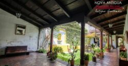 A4251 – Excellent investment opportunity in the center of Antigua G.