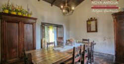 A4251 – Excellent investment opportunity in the center of Antigua G.