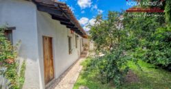 A4251 – Excellent investment opportunity in the center of Antigua G.