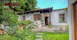 A4251 – Excellent investment opportunity in the center of Antigua G.
