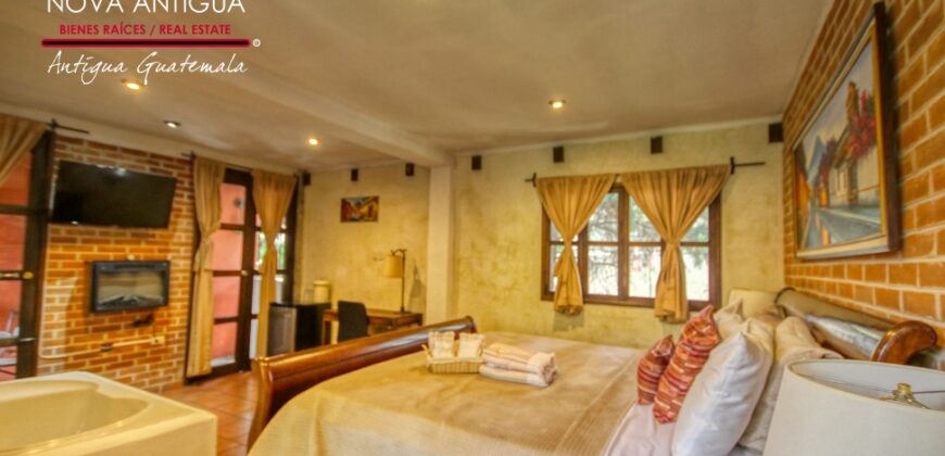 F494 – House plus apartment in a gated community