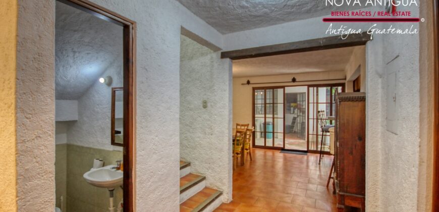 F493 – Spacious two-level house in a gated community
