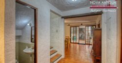 F493 – Amplia casa de dos niveles en fraccionamiento privado