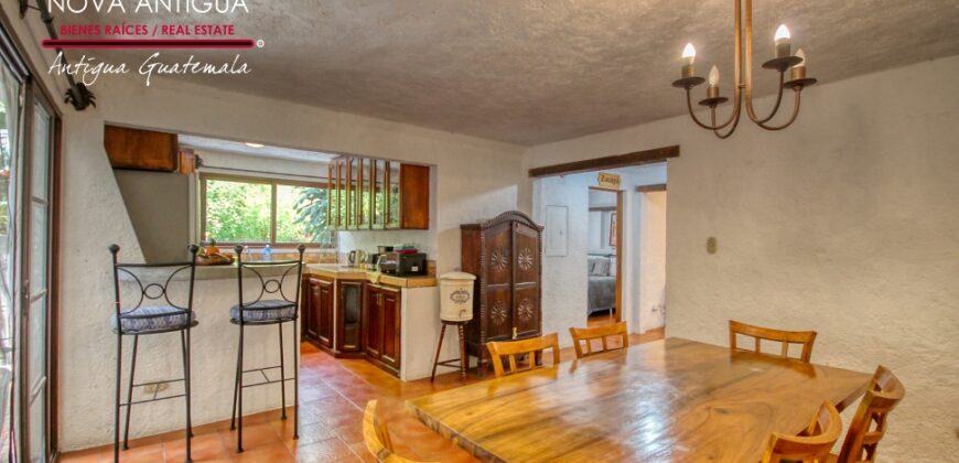 F493 – Spacious two-level house in a gated community