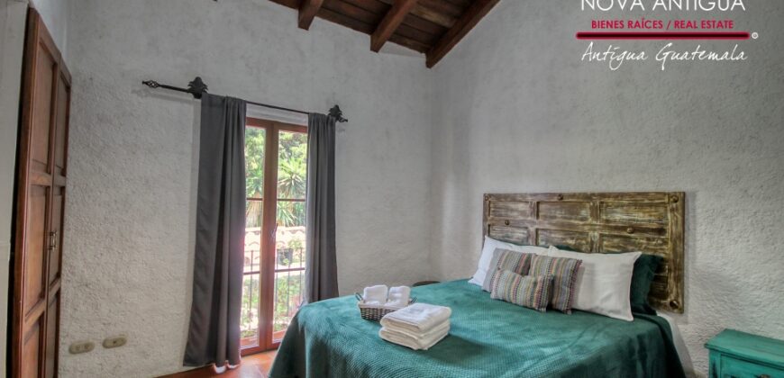 F493 – Spacious two-level house in a gated community