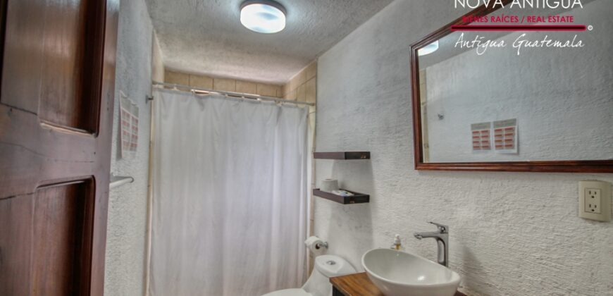 F493 – Spacious two-level house in a gated community