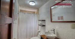 F493 – Amplia casa de dos niveles en fraccionamiento privado