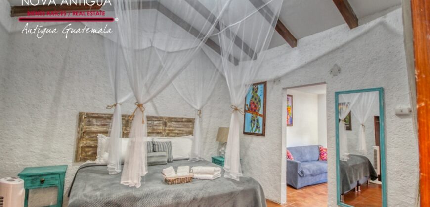 F493 – Spacious two-level house in a gated community