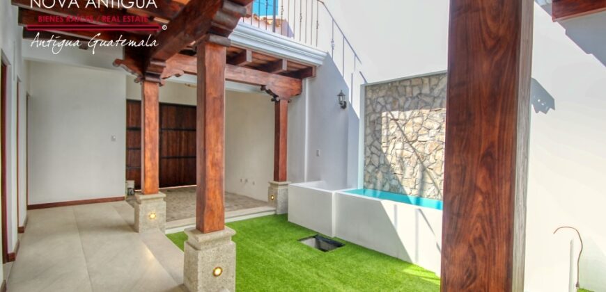 T51 – House in a gated community on the road to San Miguel Dueñas