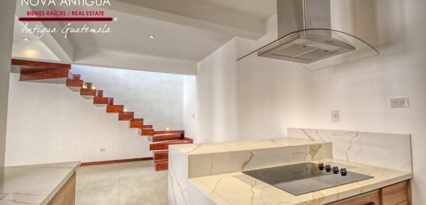 T51 – Casa en residencial carretera hacia San Miguel Dueñas