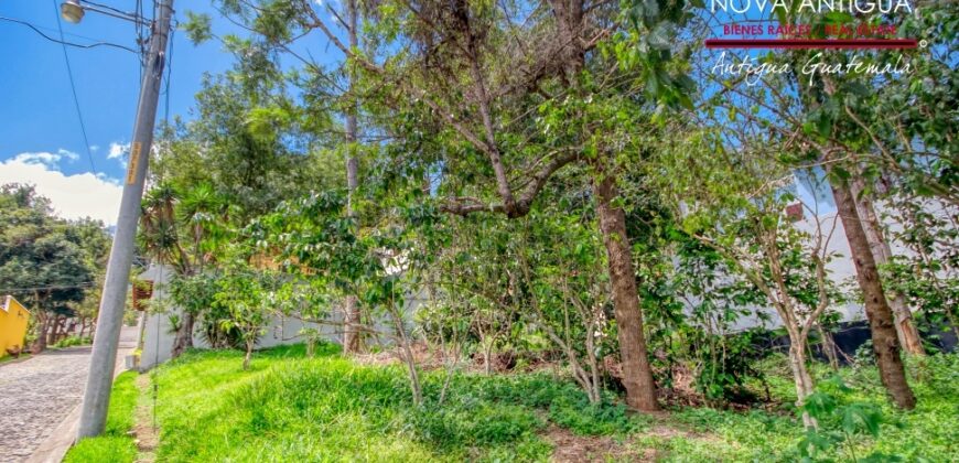 R375 – Terreno en Antigua Gardens