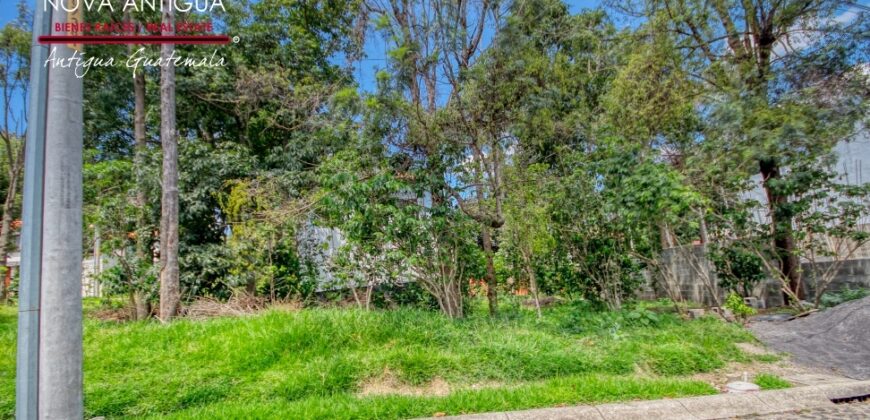 R375 – Terreno en Antigua Gardens