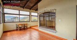 J153-Apartamento con ingreso compartido sin muebles ubicado en Ciudad Vieja