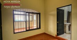 J153-Apartamento con ingreso compartido sin muebles ubicado en Ciudad Vieja
