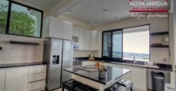 J152 – Spacious furnished house in Ciudad Vieja area in a residential