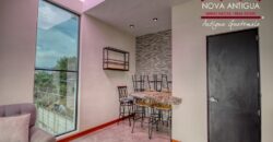 J152 – Amplia casa amueblada en el area de Ciudad Vieja en residencial