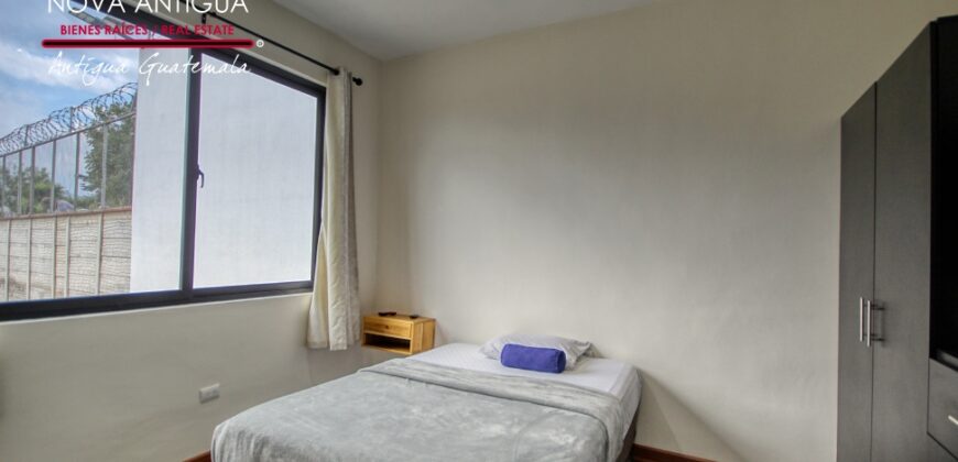 J152 – Spacious furnished house in Ciudad Vieja area in a residential
